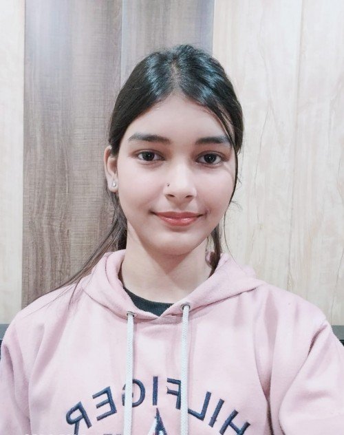 Ayushi srivastava  home tutor in Varanasi.
